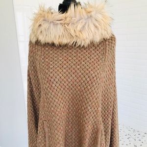 STEVE MADDEN FAUX FUR PONCHO